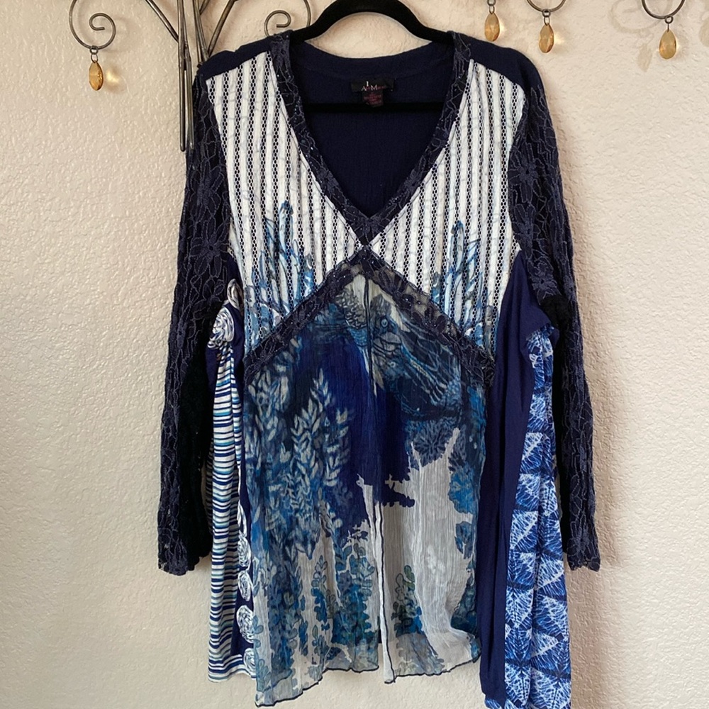 Boho beauty!! All shades of blue! Size XL